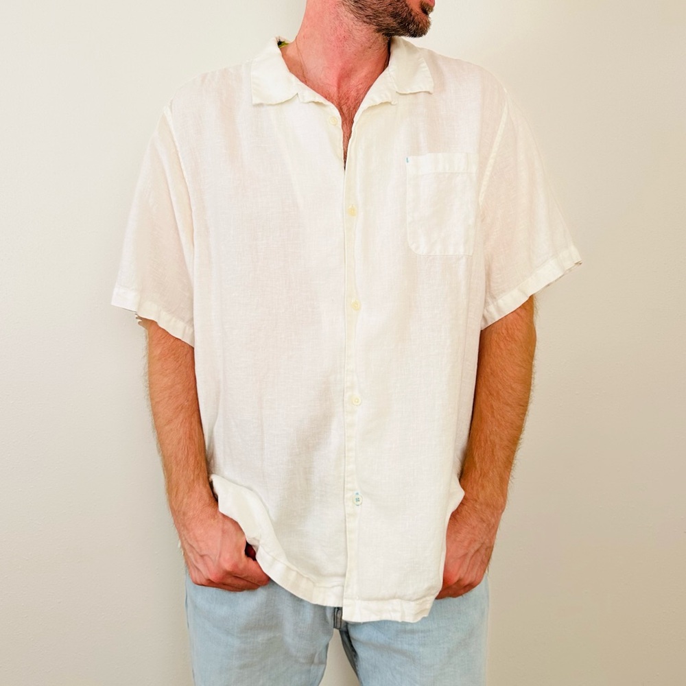 Tommy Bahama 100% linen short sleeve button down shirt